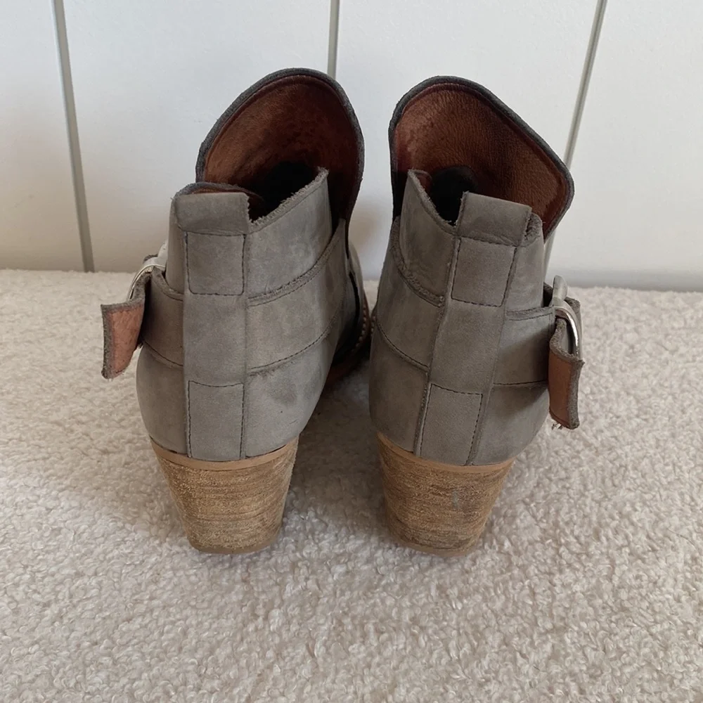 Jeffrey Campbell booties - Picture 5 of 7